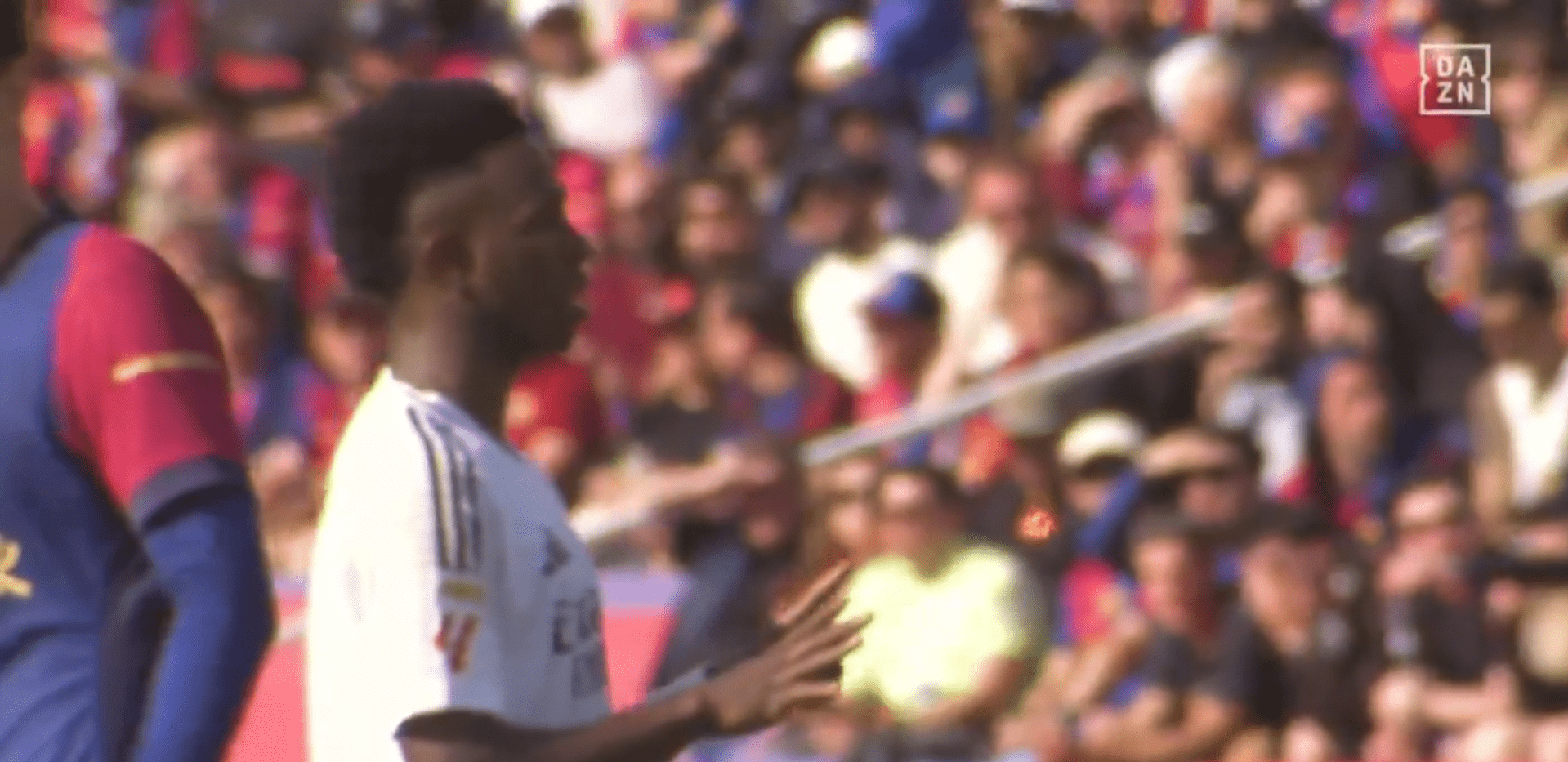 Wściekły Vinícius w El Clásico: gest wobec kibiców Barcelony i ostre słowa o grze Realu